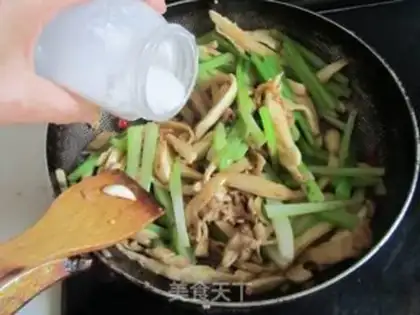 Make The pelicans tore almond mushrooms step 9