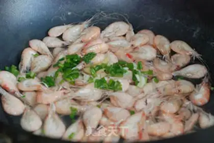 Make Salty rice shrimp step 4