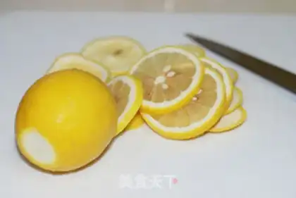 Make Honey lemon tea step 2