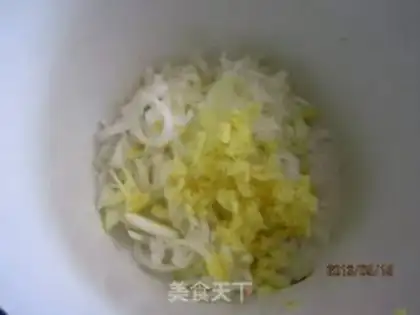 Make Cheese juice for yellow fish step 2