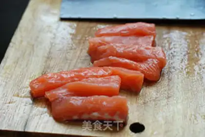 Make A salmon bacon roll step 1
