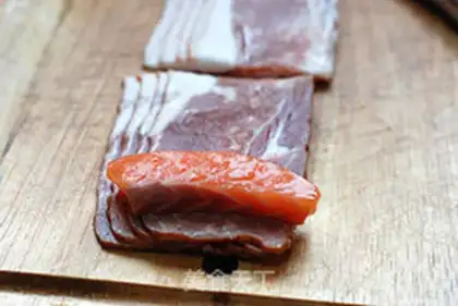 Make A salmon bacon roll step 4
