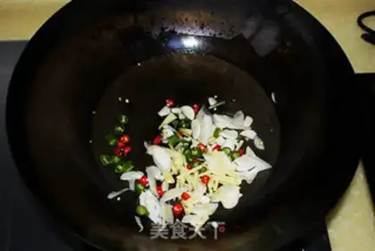 Make Hot-fried flower clams step 5