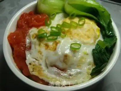 Make Tomato fried egg noodles step 5