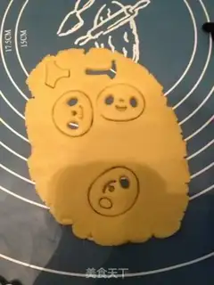 Make Panda cookies step 5