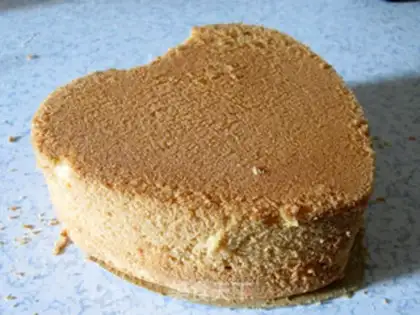 Make Cream cream strawberry cake step 5