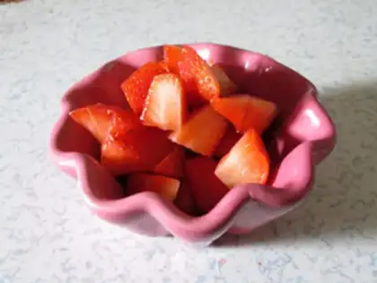 Make Cream cream strawberry cake step 6