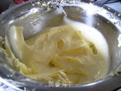 Make Cream cream strawberry cake step 9