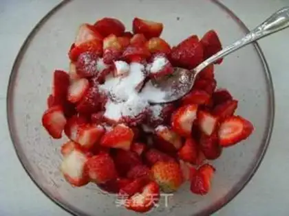 Make Strawberry jam step 1