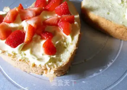 Make Cream cream strawberry cake step 11