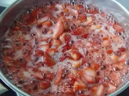 Make Strawberry jam step 3