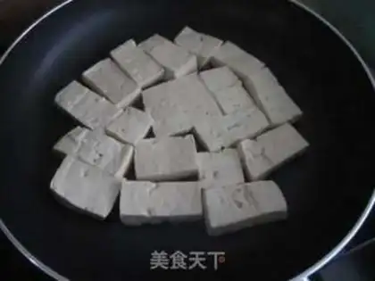 Make Eggs fall tofu step 1