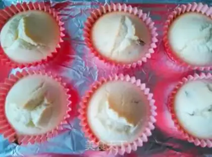 Make Red-tree cake step 8