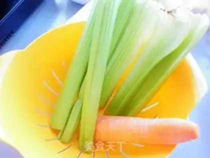 Make Celery with peanuts step 3