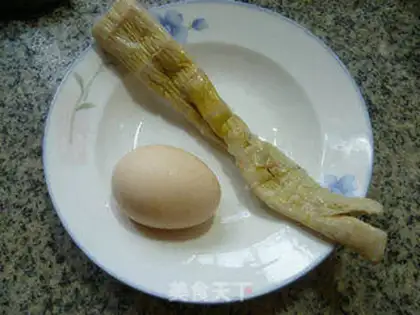 Make Sheeptails, beans and eggs soup step 1