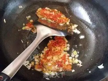 Make Dry-burned yellow fish step 3