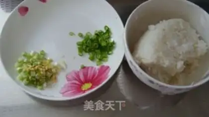 Make Shrimp ham and pea egg fried rice step 2