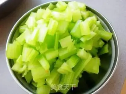 Make Celery with peanuts step 8