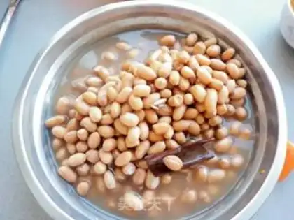 Make Celery with peanuts step 9