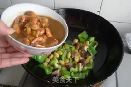 Make A three-colour shrimp step 16