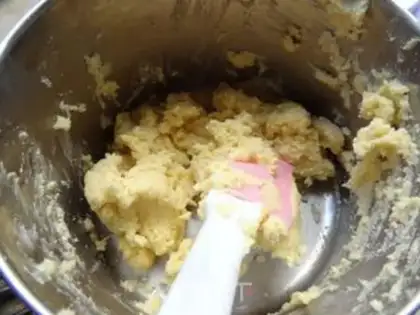 Make Cream-cracker step 3