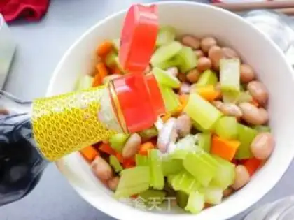 Make Celery with peanuts step 11