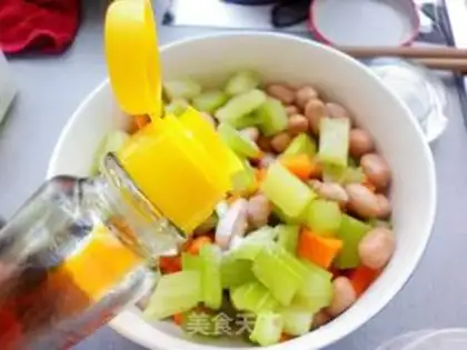 Make Celery with peanuts step 12