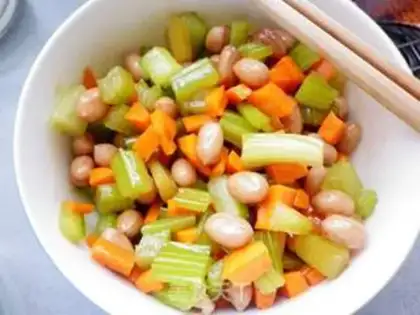 Make Celery with peanuts step 13
