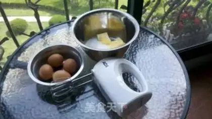 Make Chocolate walnut cake step 1