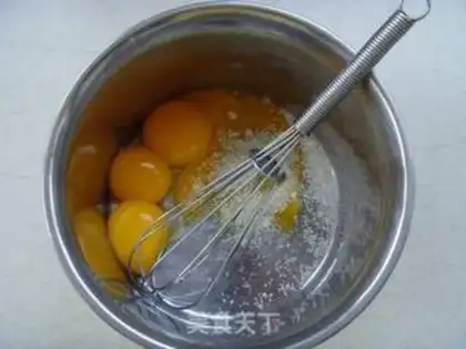 Make Strawberry roll step 1