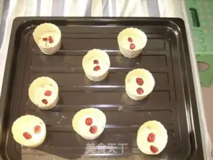 Make Mini cranberry cake step 9