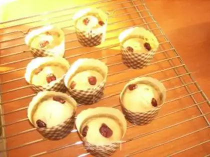 Make Mini cranberry cake step 12
