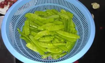 Make Weenie Dutch beans step 0
