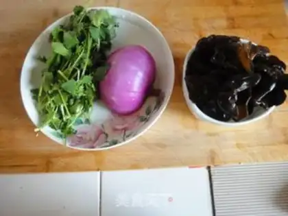 Make Onion-mixed wood step 0