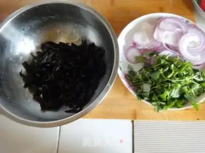 Make Onion-mixed wood step 1