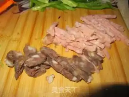 Make Favorite sausage pizza step 1