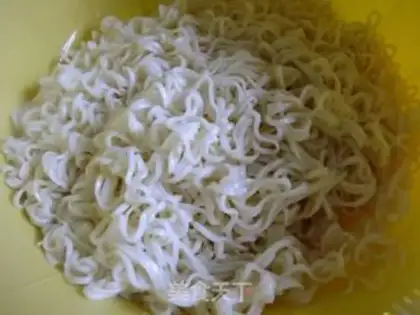 Make Tomato egg noodles step 0