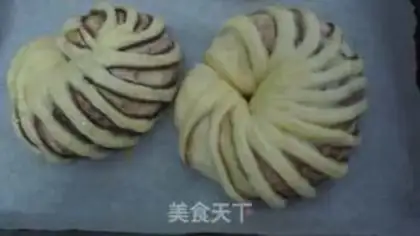 Make Bean roll bread step 12