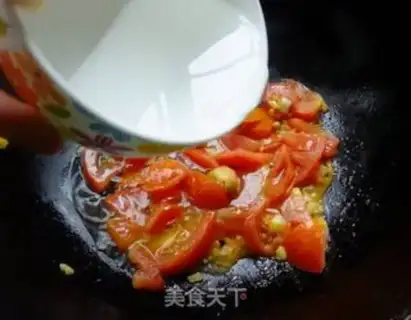 Make Tomato egg noodles step 4