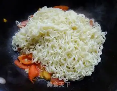 Make Tomato egg noodles step 5