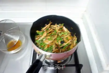 Make Spicy little fish step 7