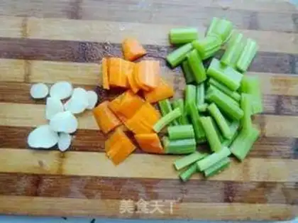 Make Celery fried mushrooms step 2