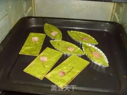 Make The cherry blossoms make tea for Fernandine step 9