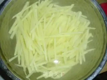 Make Spicy potatoes step 1
