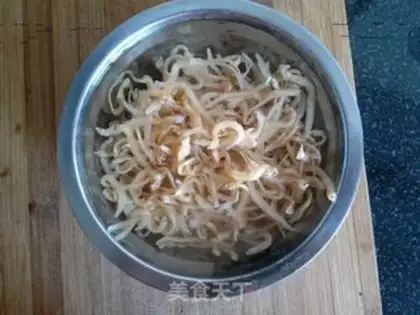 Make Silverfish fried eggs step 1