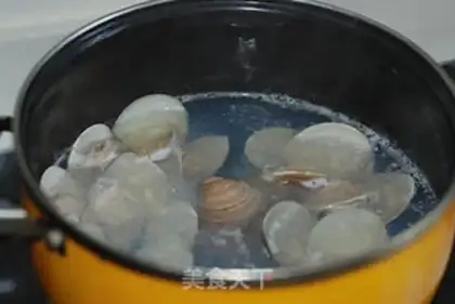 Make Scorch clams and lion heads step 1