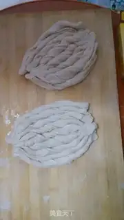 Make Fish pots and rolls step 15