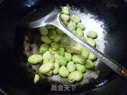 Make Snow fragrance with fried beans step 6
