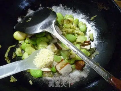 Make Snow fragrance with fried beans step 10