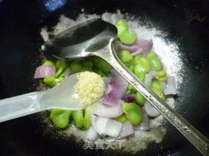 Make Onion fried beans step 9